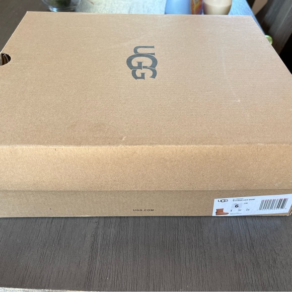 Womens UGG Classic Short Lace Suede Winter Boots Chestnut - Picture 6 of 7